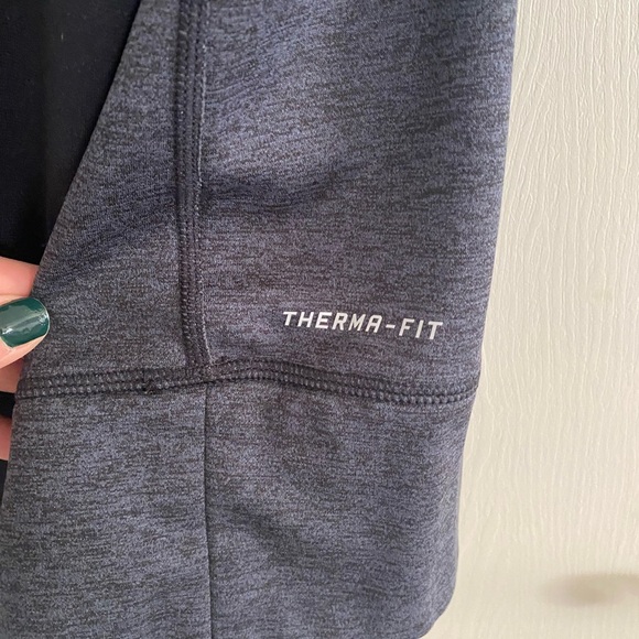 Nike Woman’s Gray Hoodie with Pink Accents - Picture 4 of 6